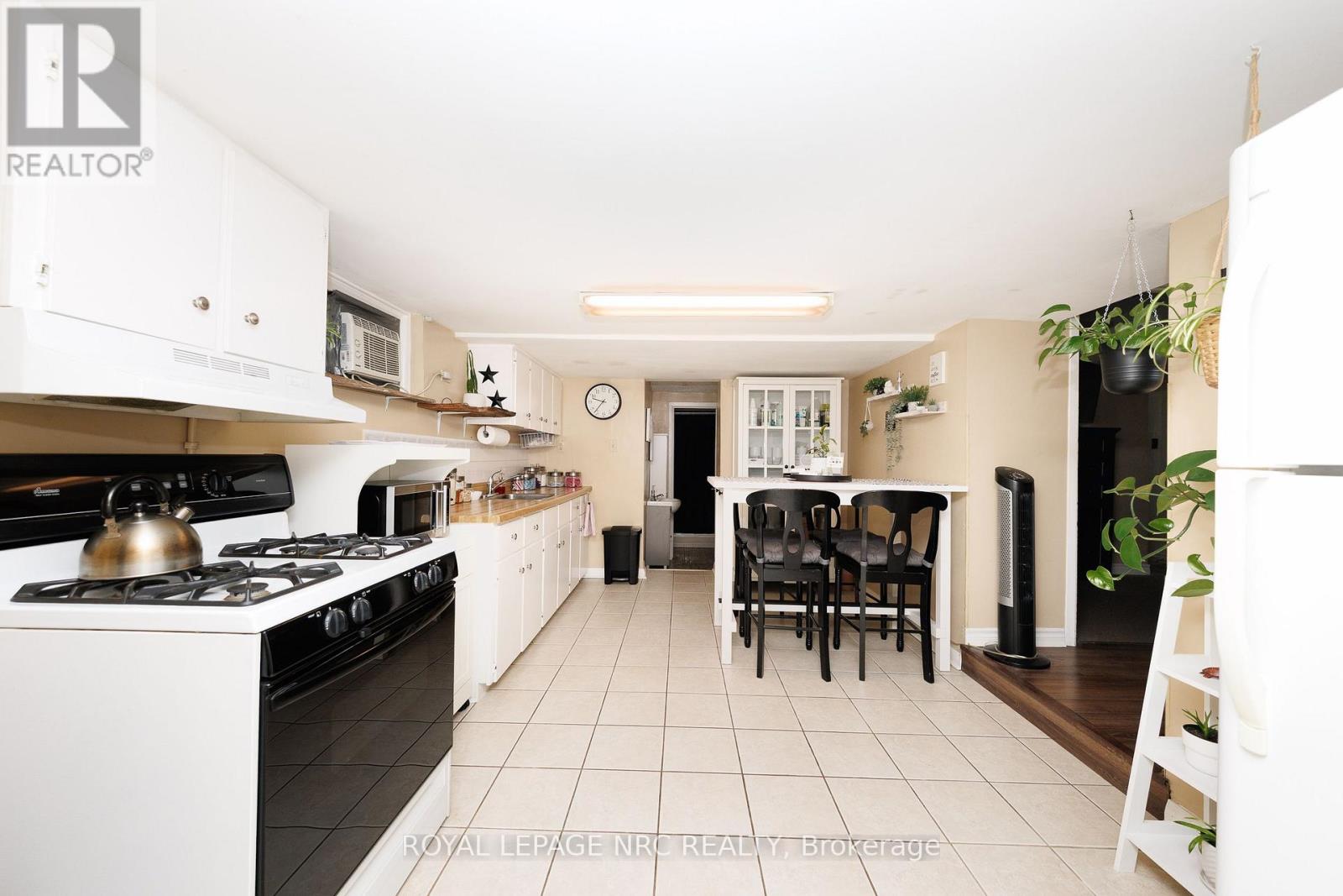 4132 CHIPPAWA PARKWAY - 19