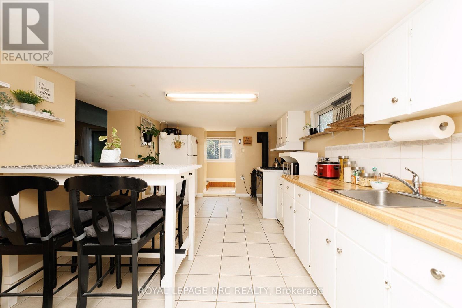 4132 CHIPPAWA PARKWAY - 22