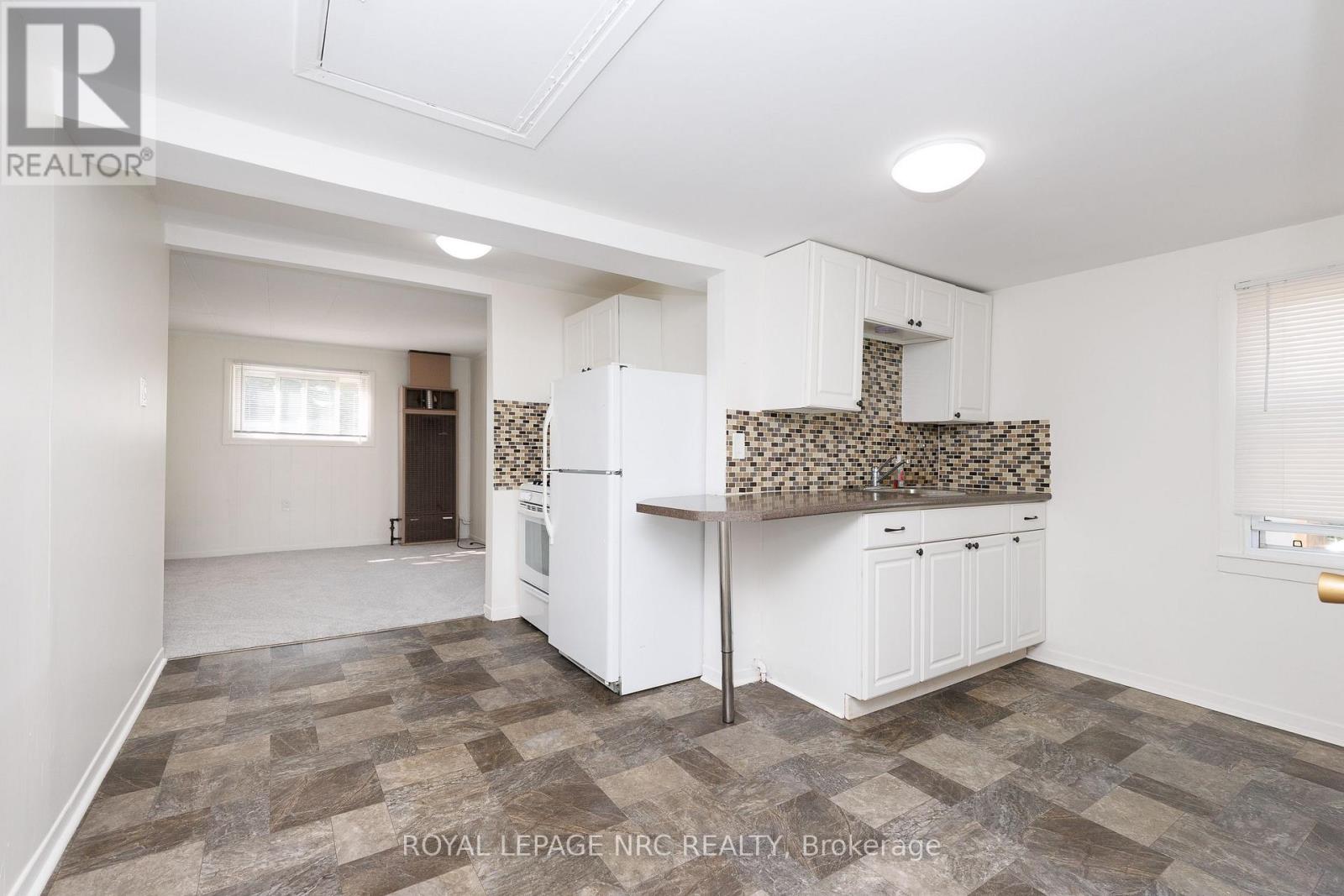 4132 CHIPPAWA PARKWAY - 5