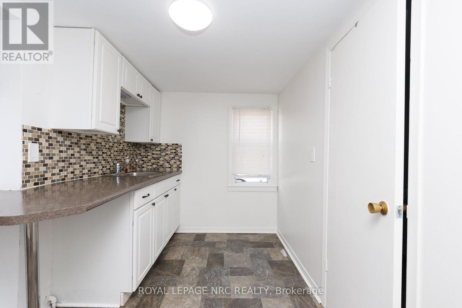 4132 CHIPPAWA PARKWAY - 6
