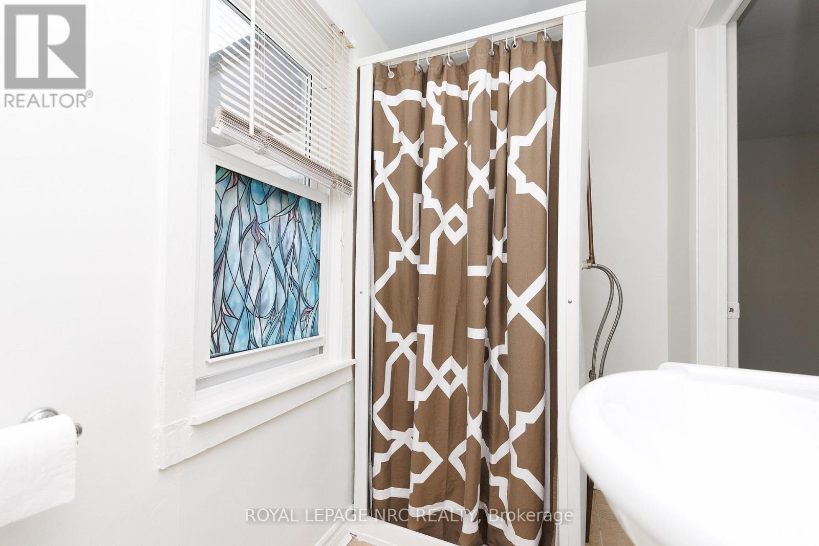 4132 CHIPPAWA PARKWAY - 9