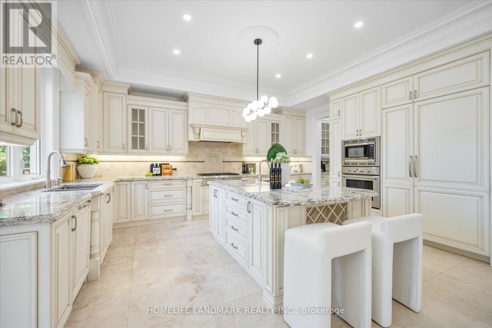92 CAINES AVENUE - 7
