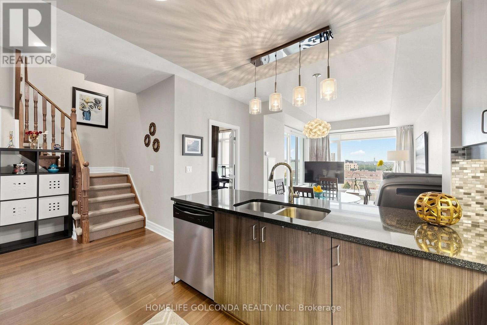#904 8110 BIRCHMOUNT ROAD - 11