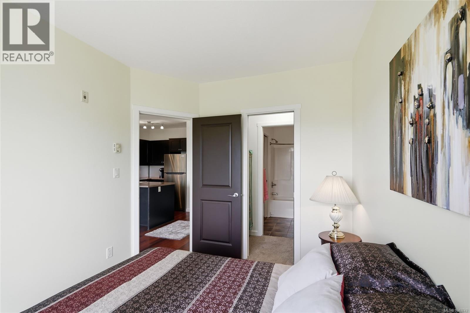 #304 555 Franklyn St - 11