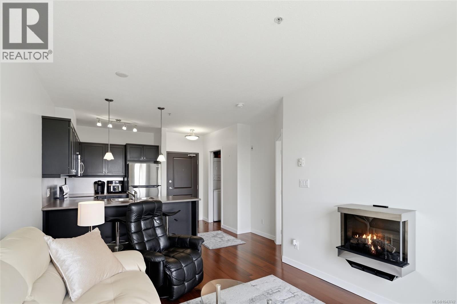 #304 555 Franklyn St - 9
