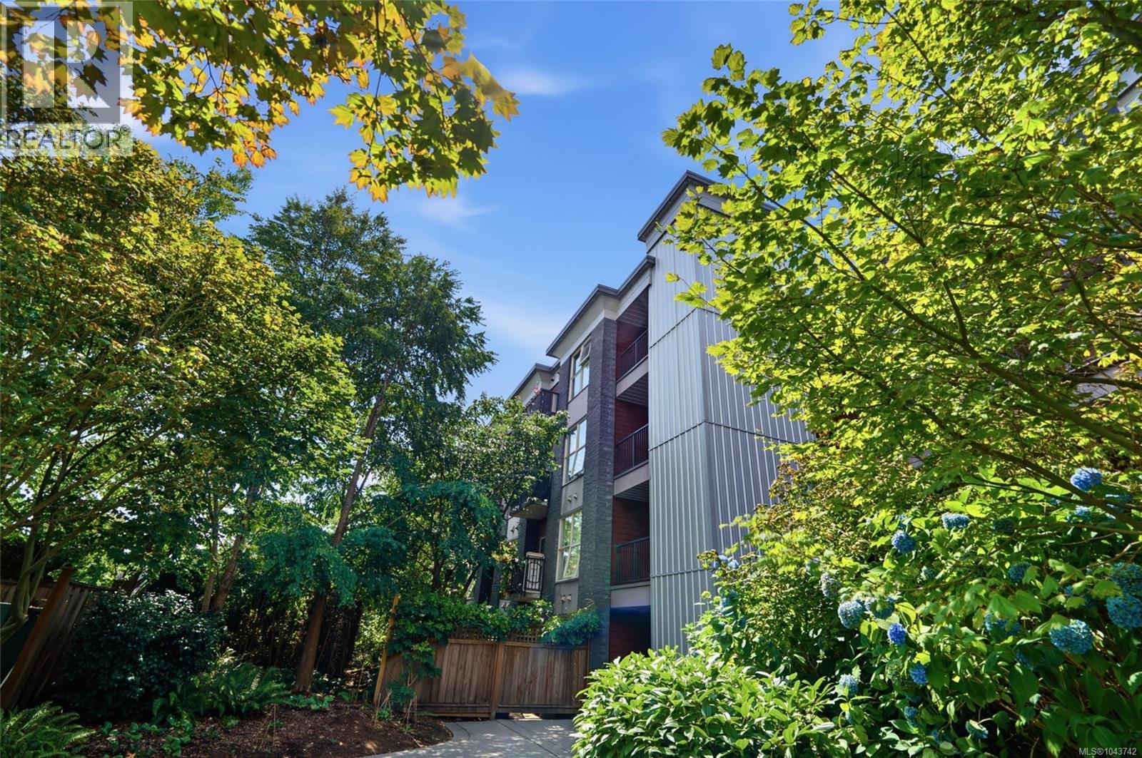 #304 555 Franklyn St - 34