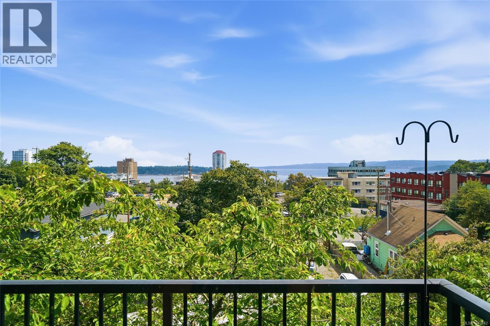 #304 555 Franklyn St - 18