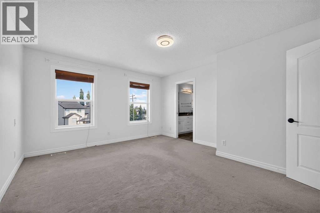 168 Covepark Rise NE - 12