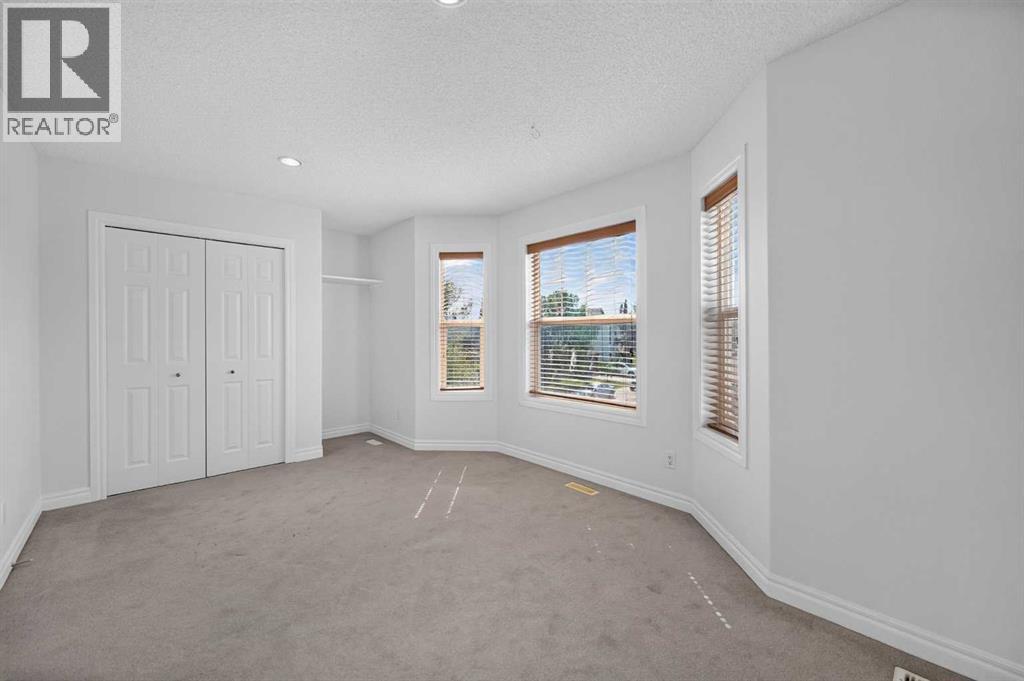 168 Covepark Rise NE - 17