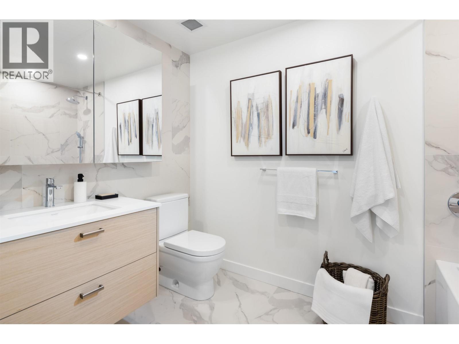 2203 200 KLAHANIE COURT, West Vancouver