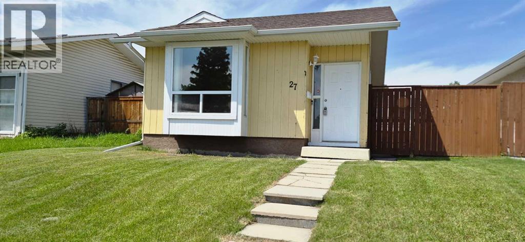 27 Aberdare Crescent NE, Abbeydale, Calgary photo 3
