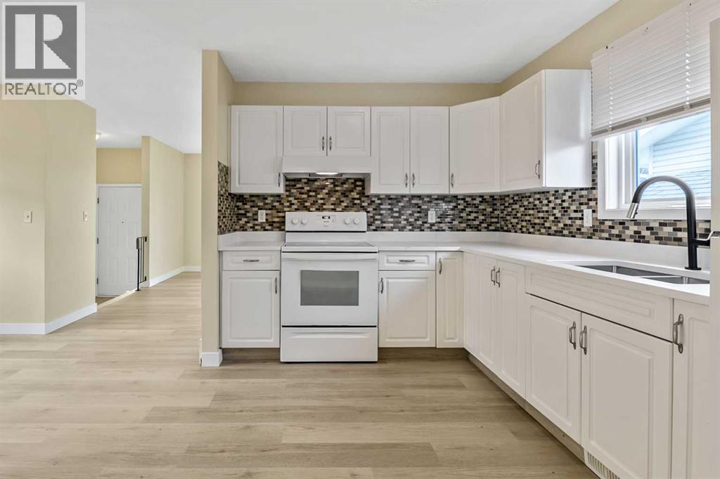 27 Aberdare Crescent NE, Abbeydale, Calgary photo 4