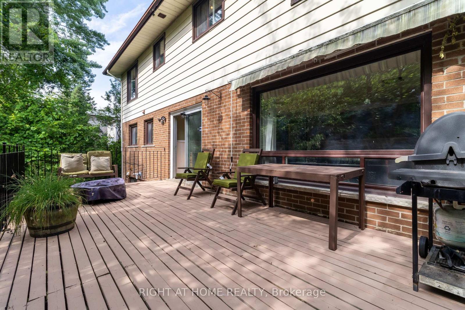 2 CEDARVIEW DRIVE - 22