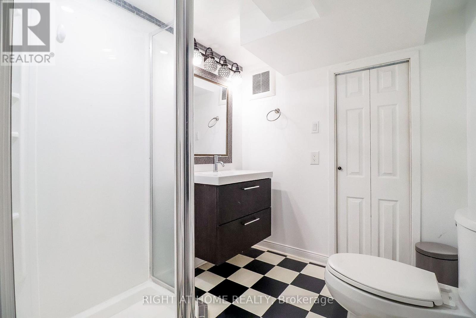 2 CEDARVIEW DRIVE - 27
