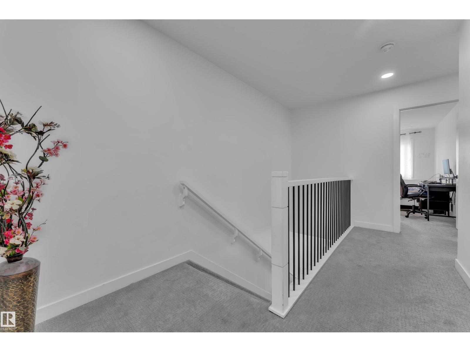 6099 180 AV NW - 12