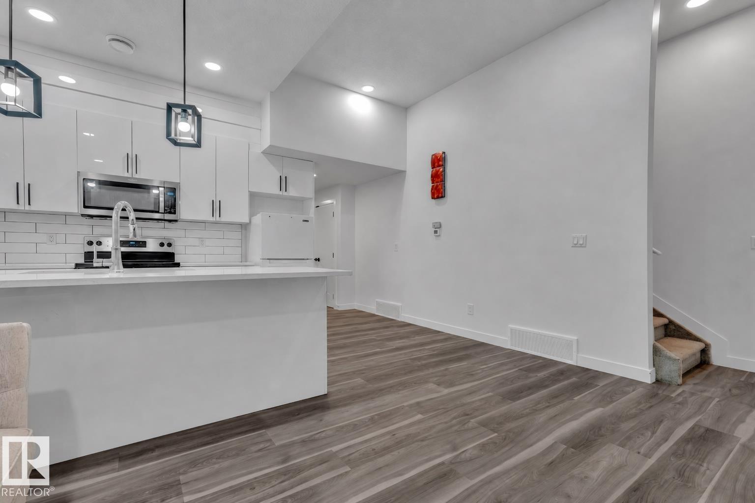 6099 180 AV NW - 23