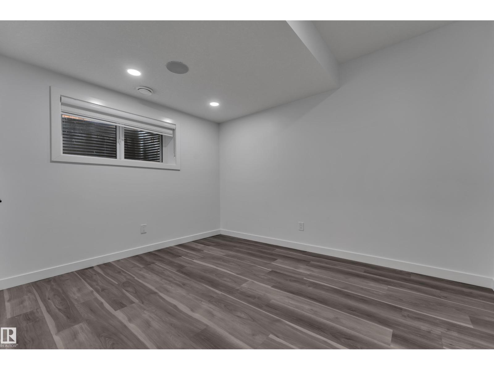 6099 180 AV NW - 25