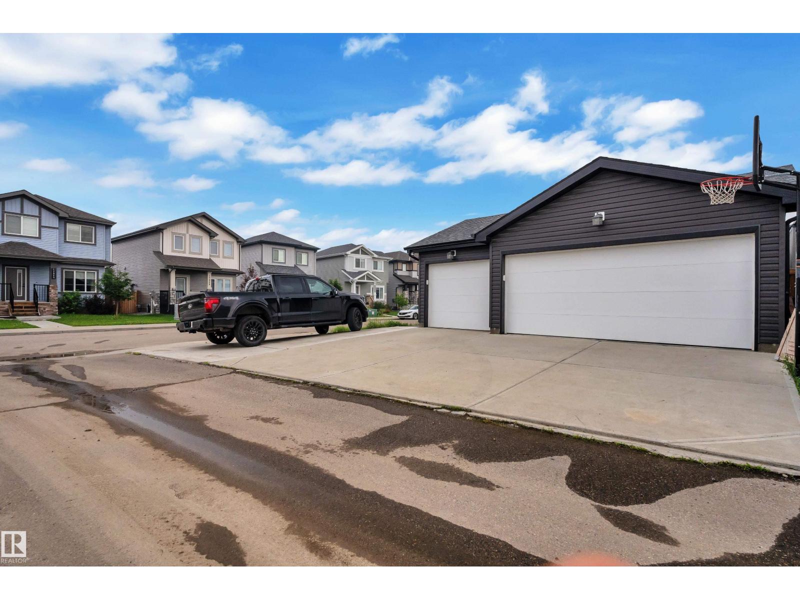 6099 180 AV NW - 33