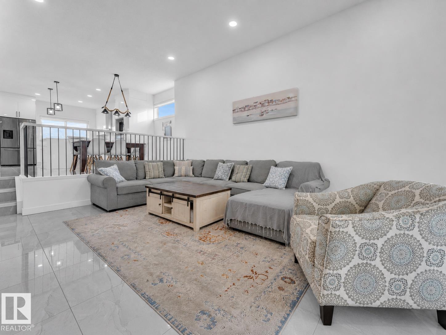 6099 180 AV NW - 4