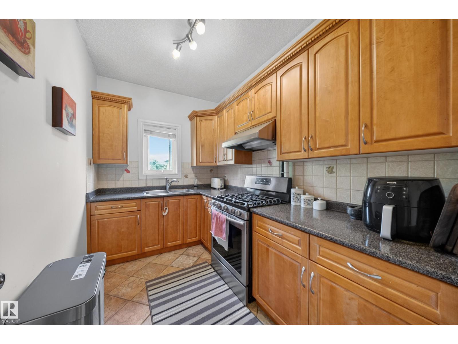 #50 52216 RGE ROAD 233 - 25