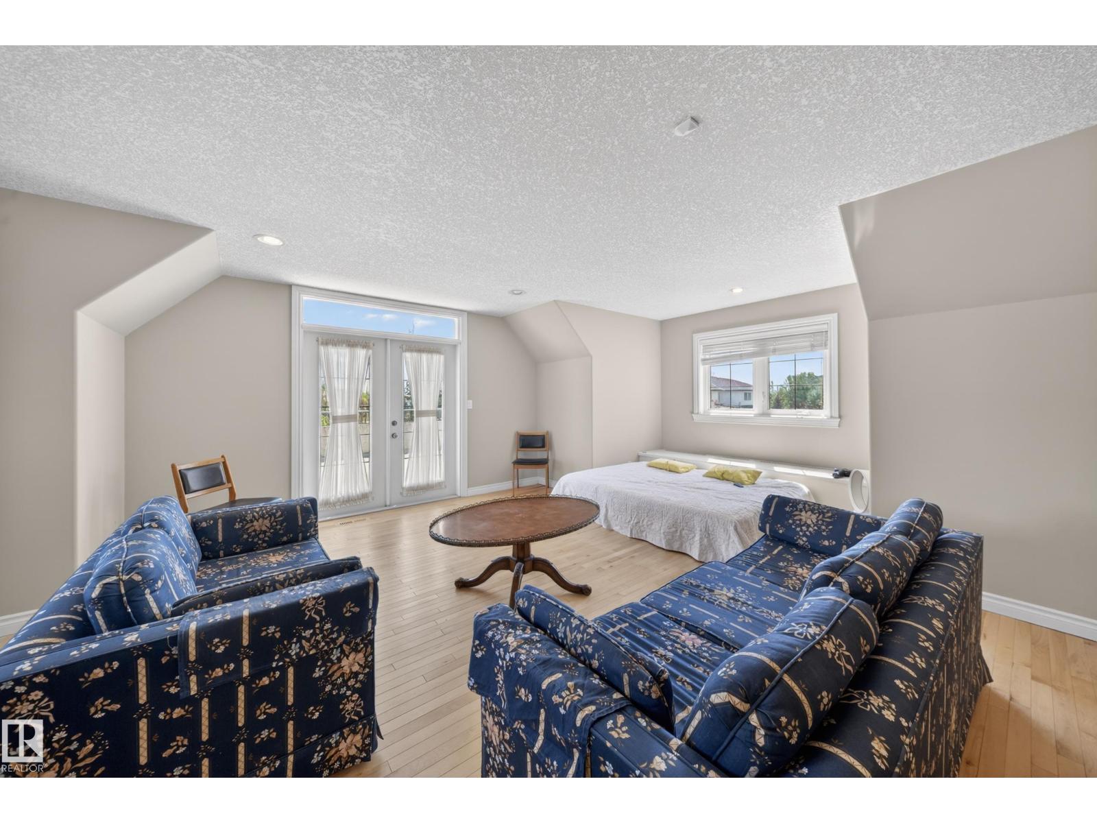 #50 52216 RGE ROAD 233 - 46