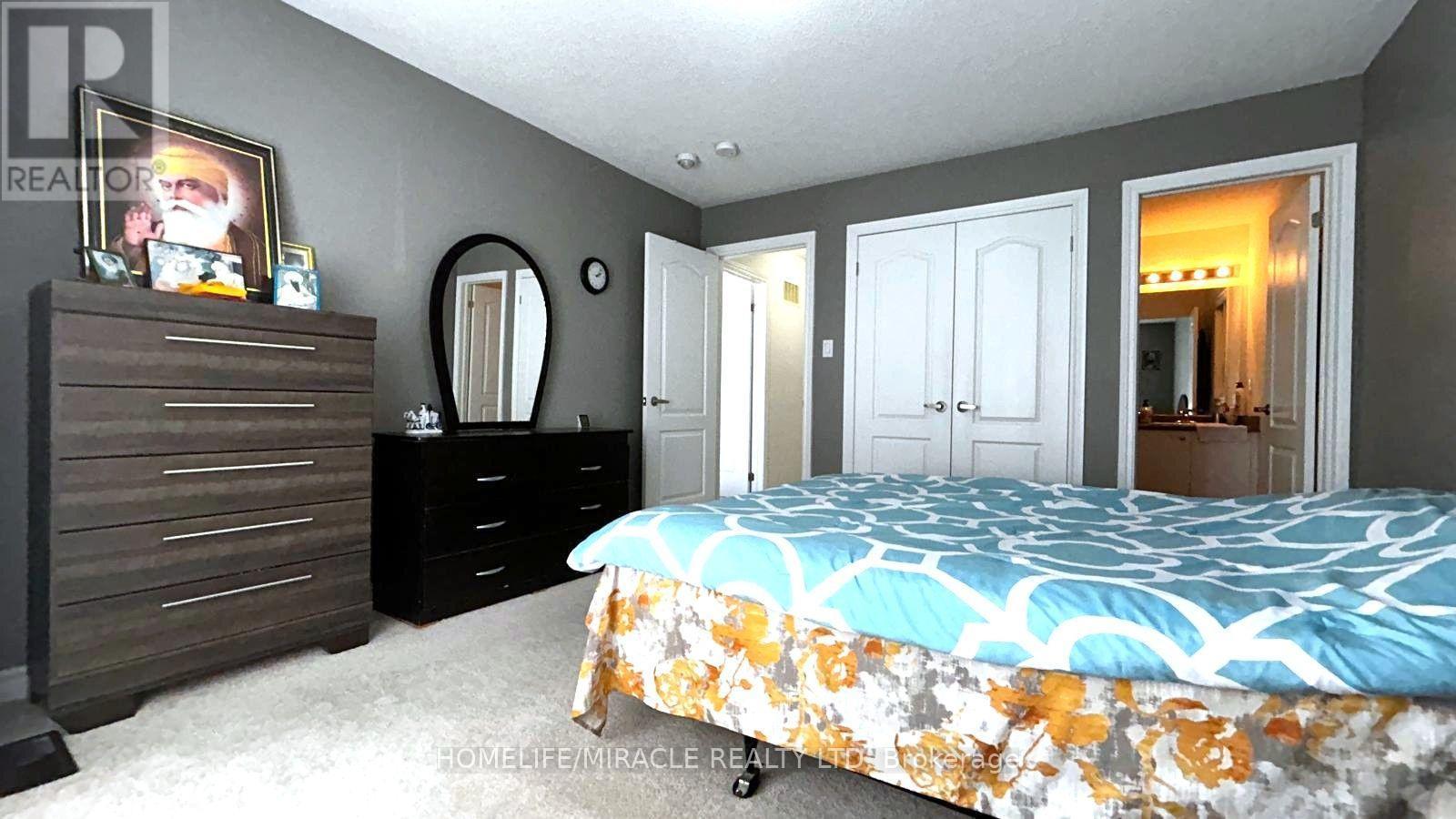 185 THORNBUSH BOULEVARD - 36