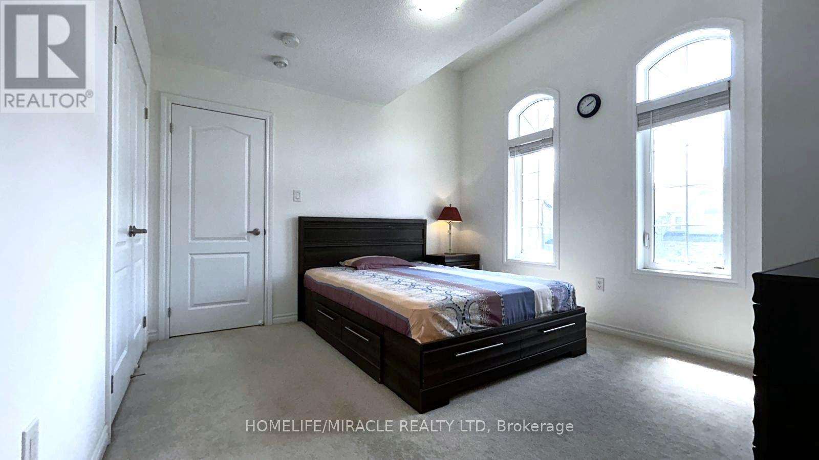 185 THORNBUSH BOULEVARD - 40
