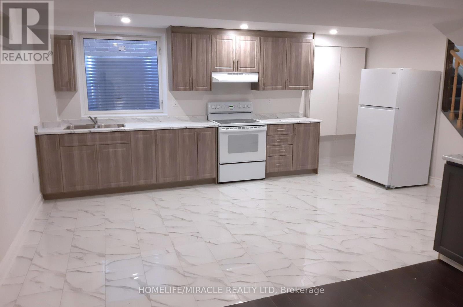 185 THORNBUSH BOULEVARD - 46