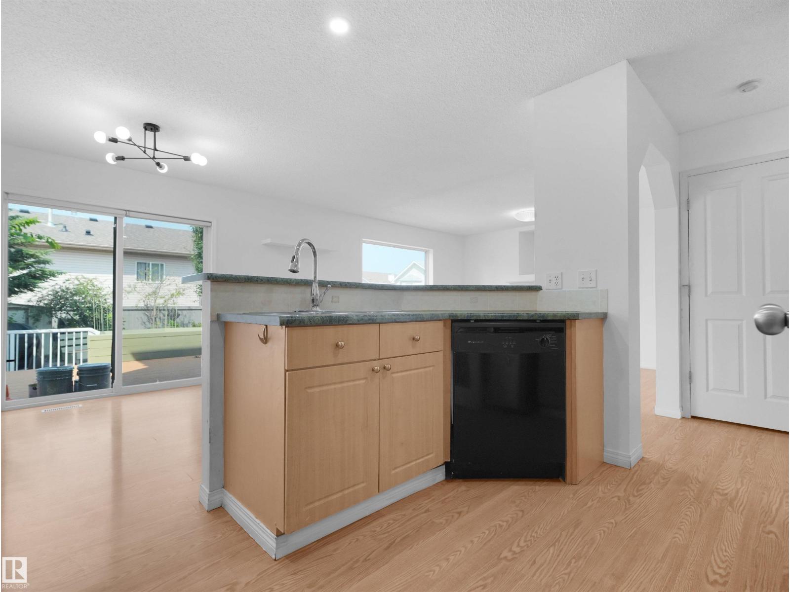 2410 32B ST NW - 29