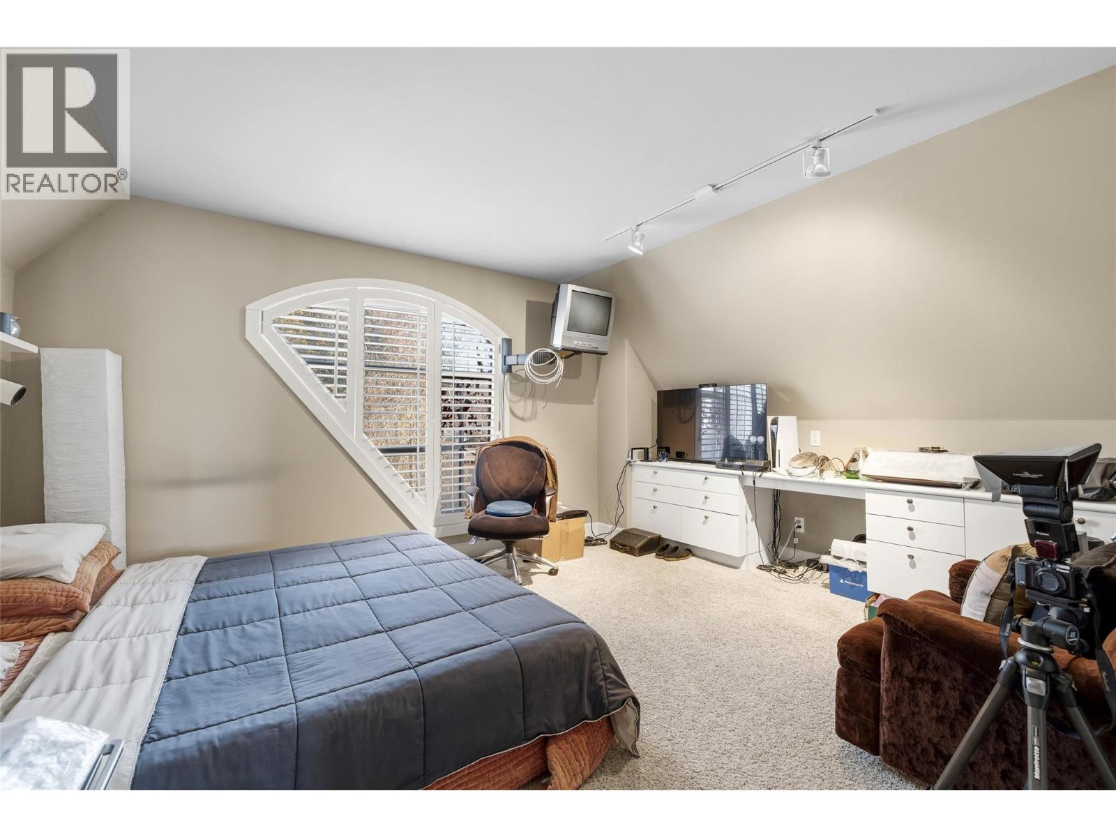 4614 Fuller Road - 44