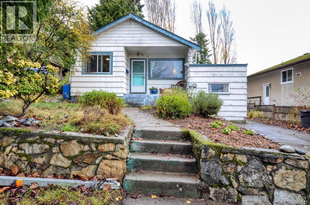  871 Fleming Street, Esquimalt