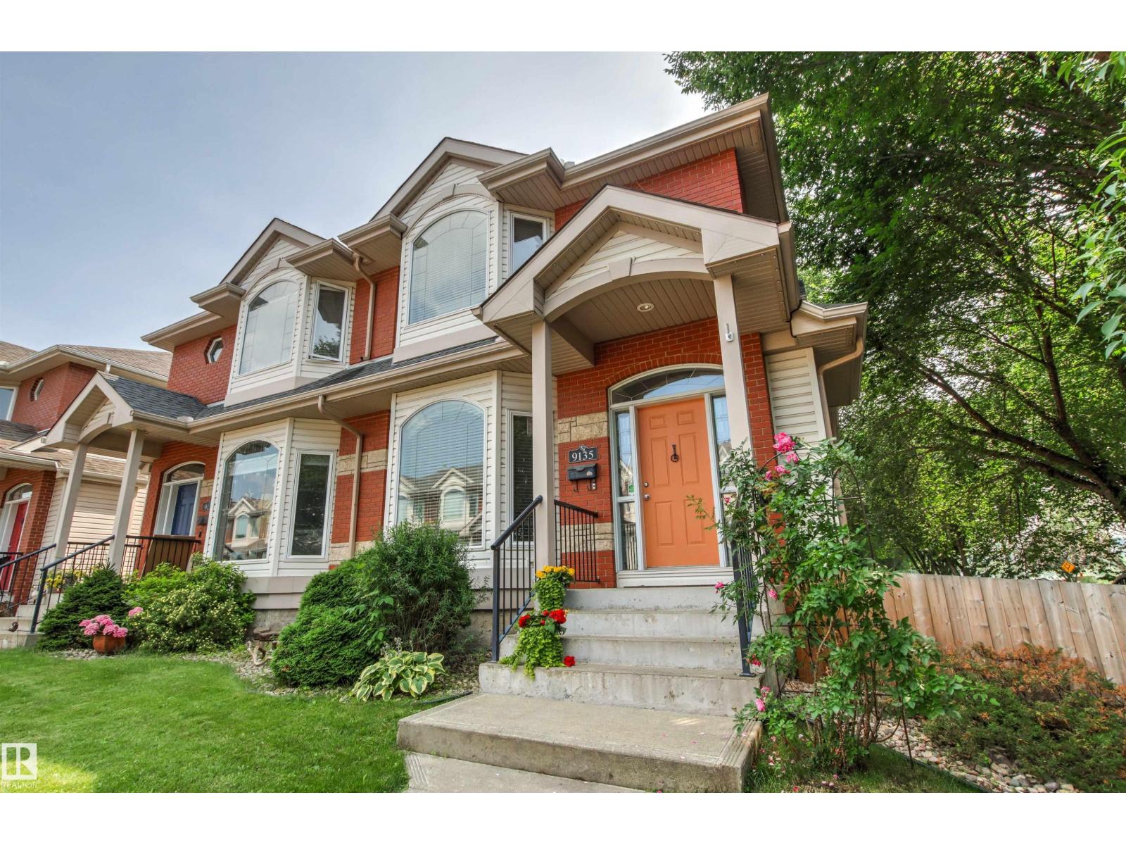 9135 100B AV NW - 3
