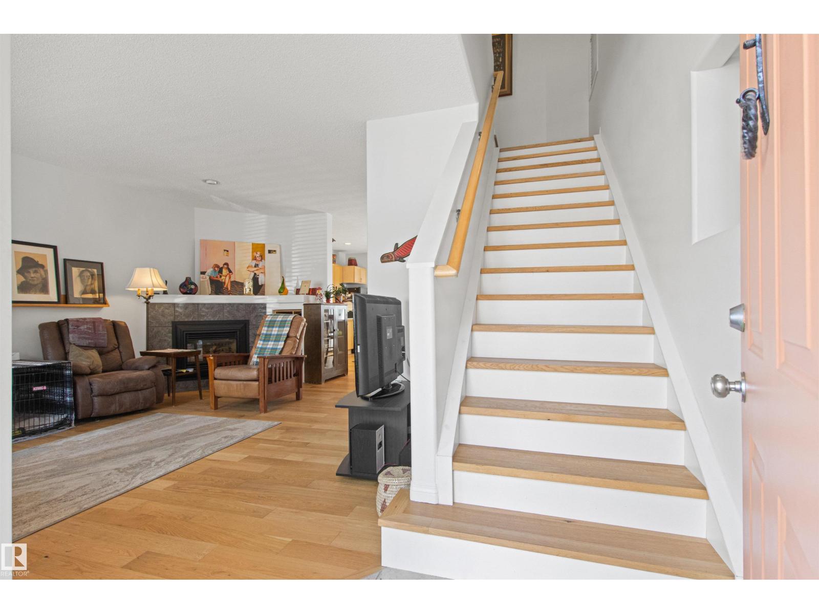 9135 100B AV NW - 4