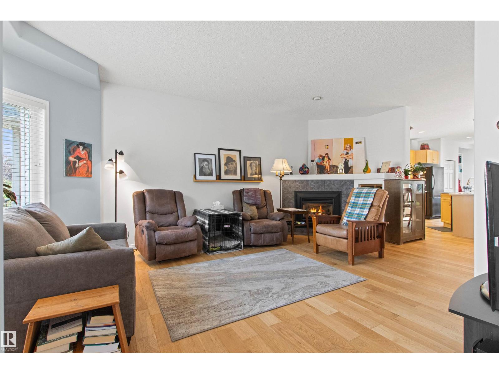 9135 100B AV NW - 6