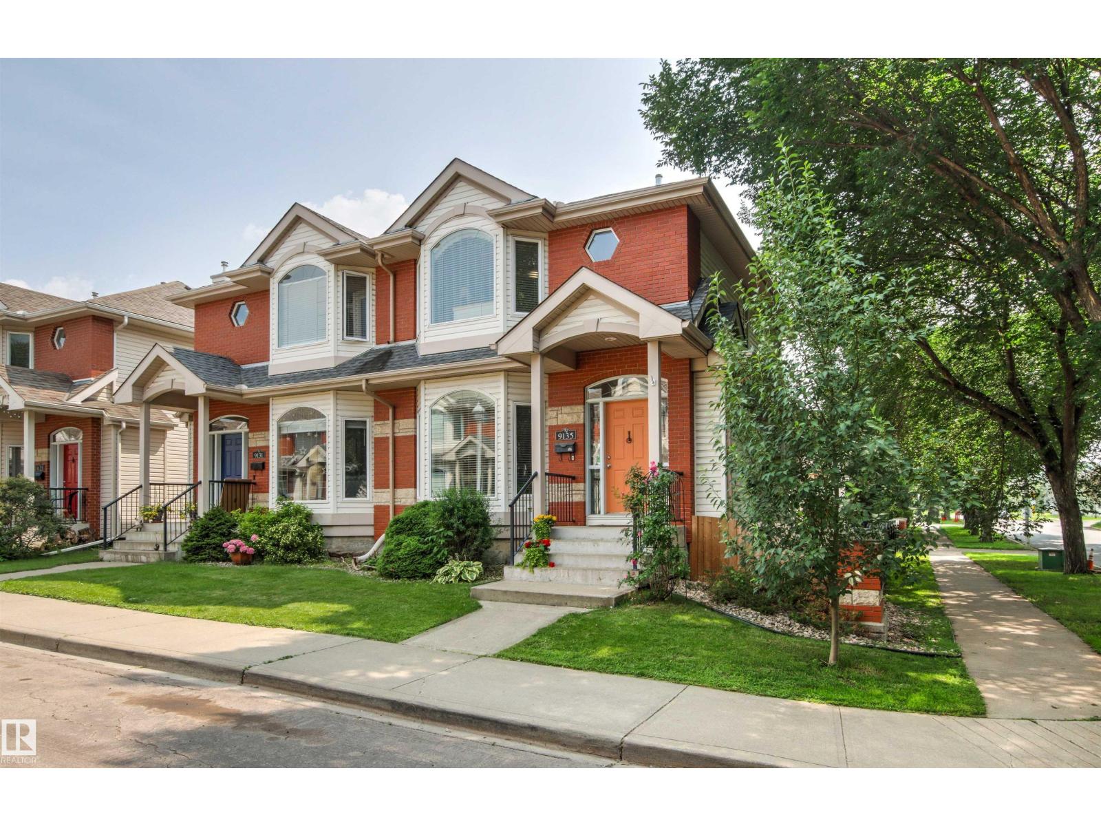 9135 100B AV NW - 1