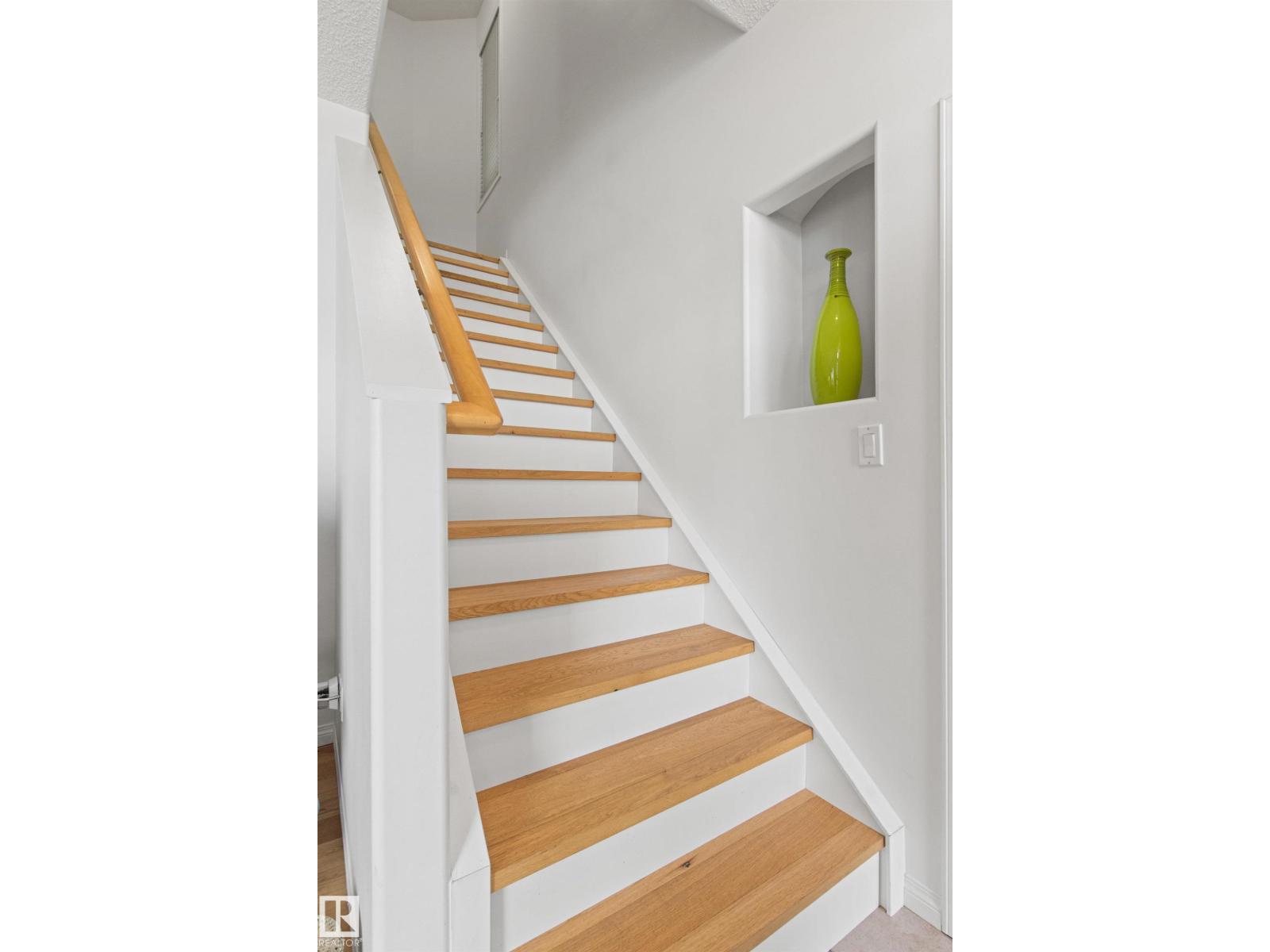 9135 100B AV NW - 28