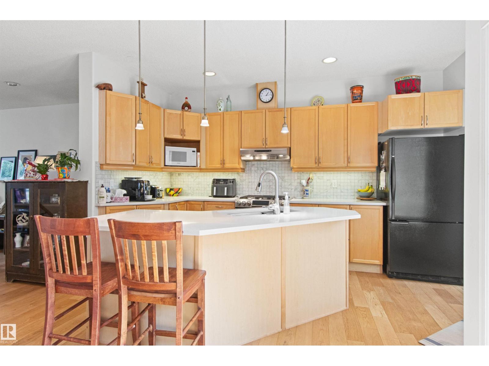 9135 100B AV NW - 14