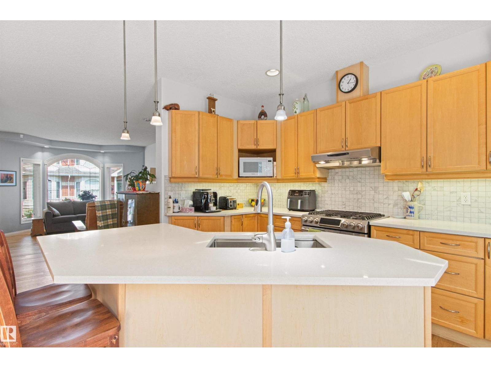 9135 100B AV NW - 15