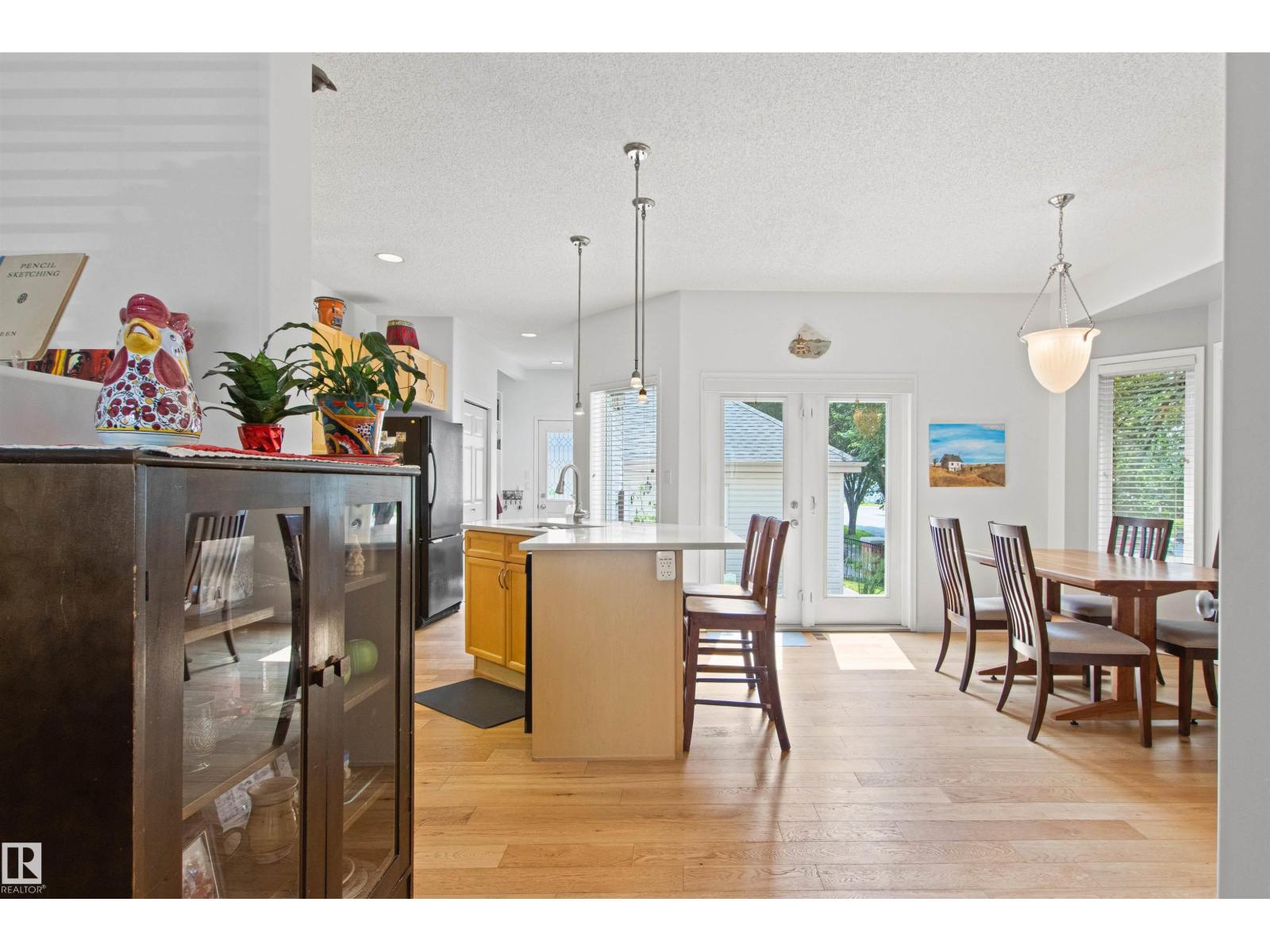 9135 100B AV NW - 12
