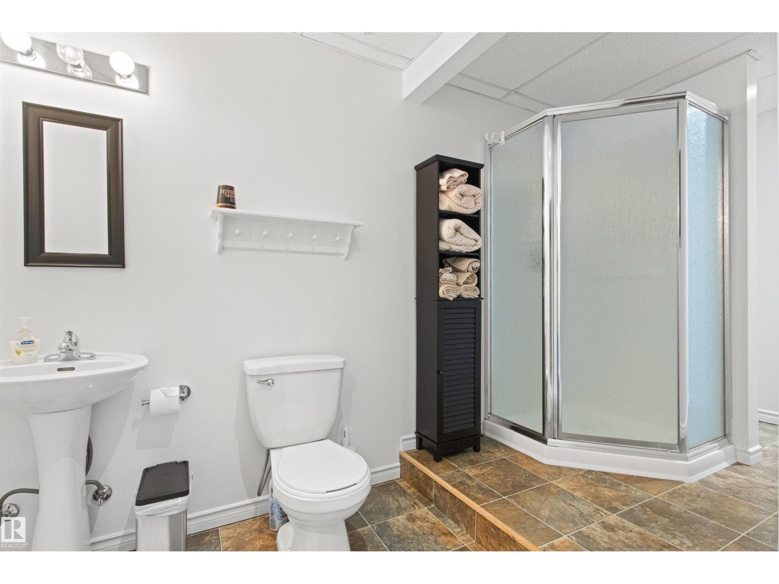 9135 100B AV NW - 45