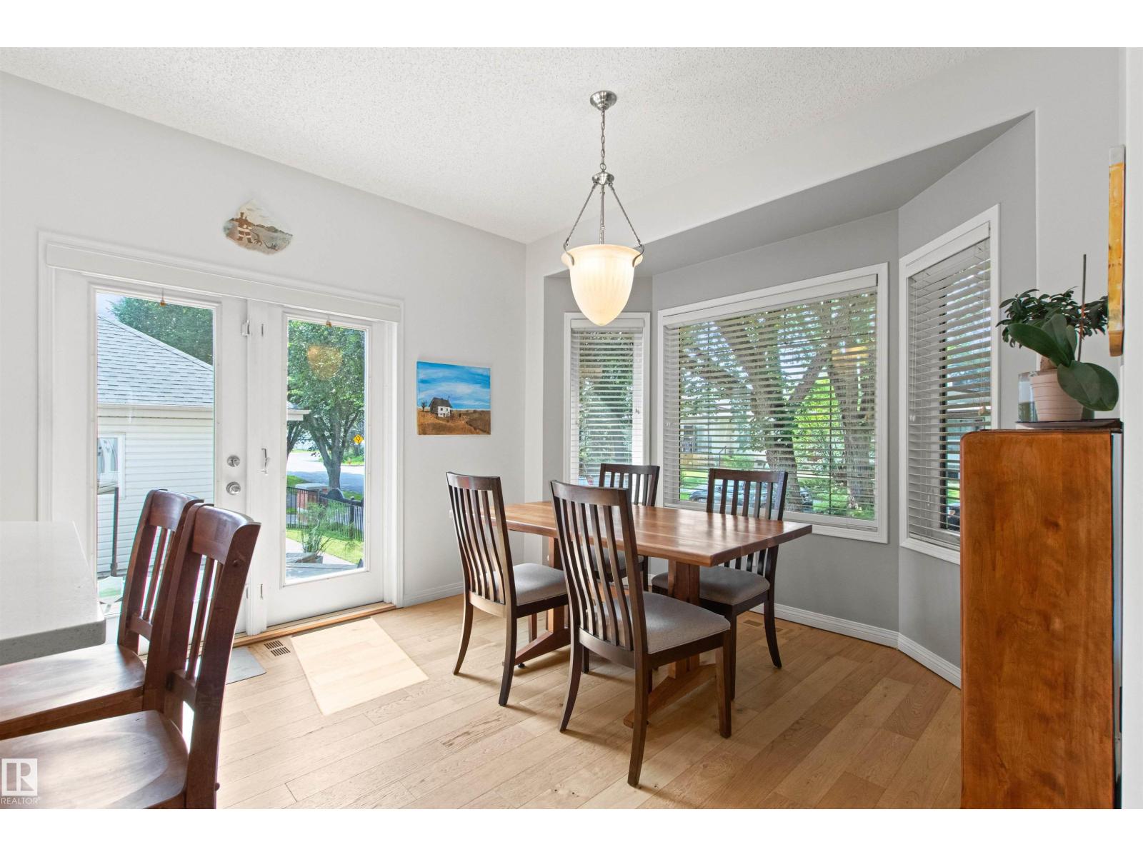 9135 100B AV NW - 21