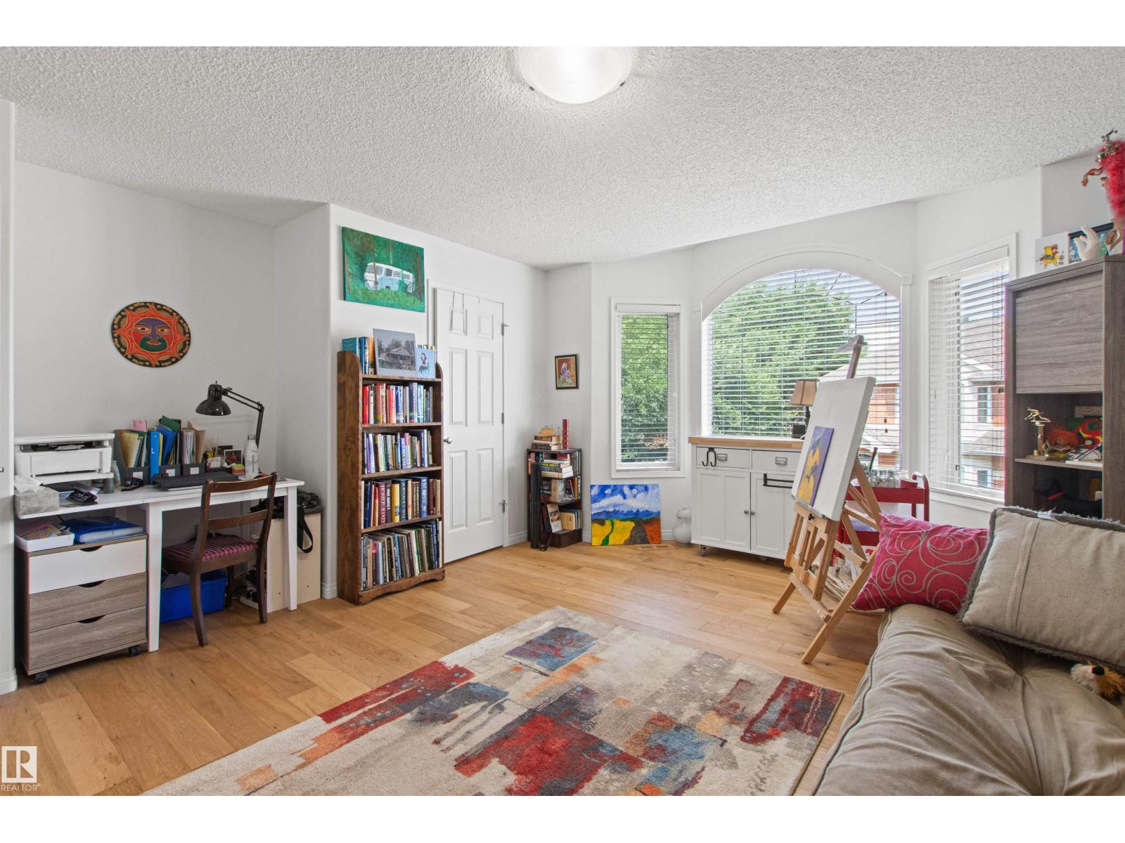 9135 100B AV NW - 31