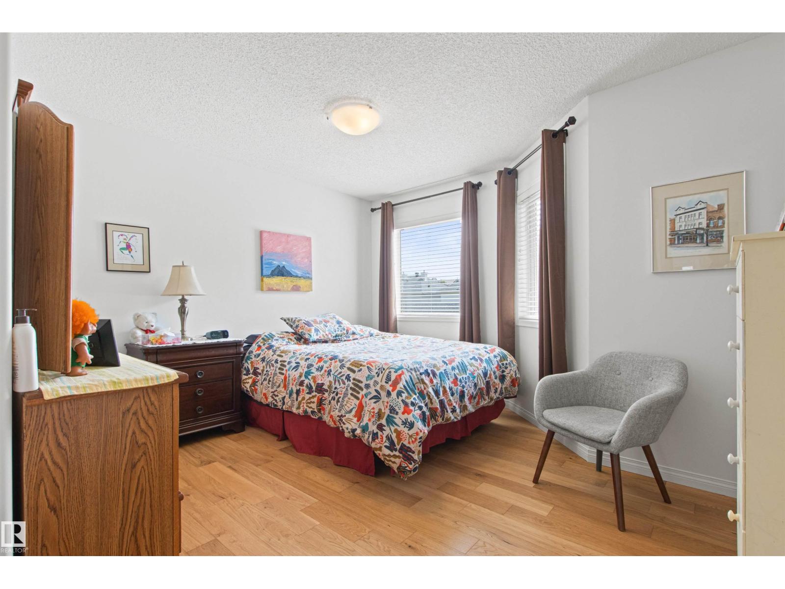 9135 100B AV NW - 34