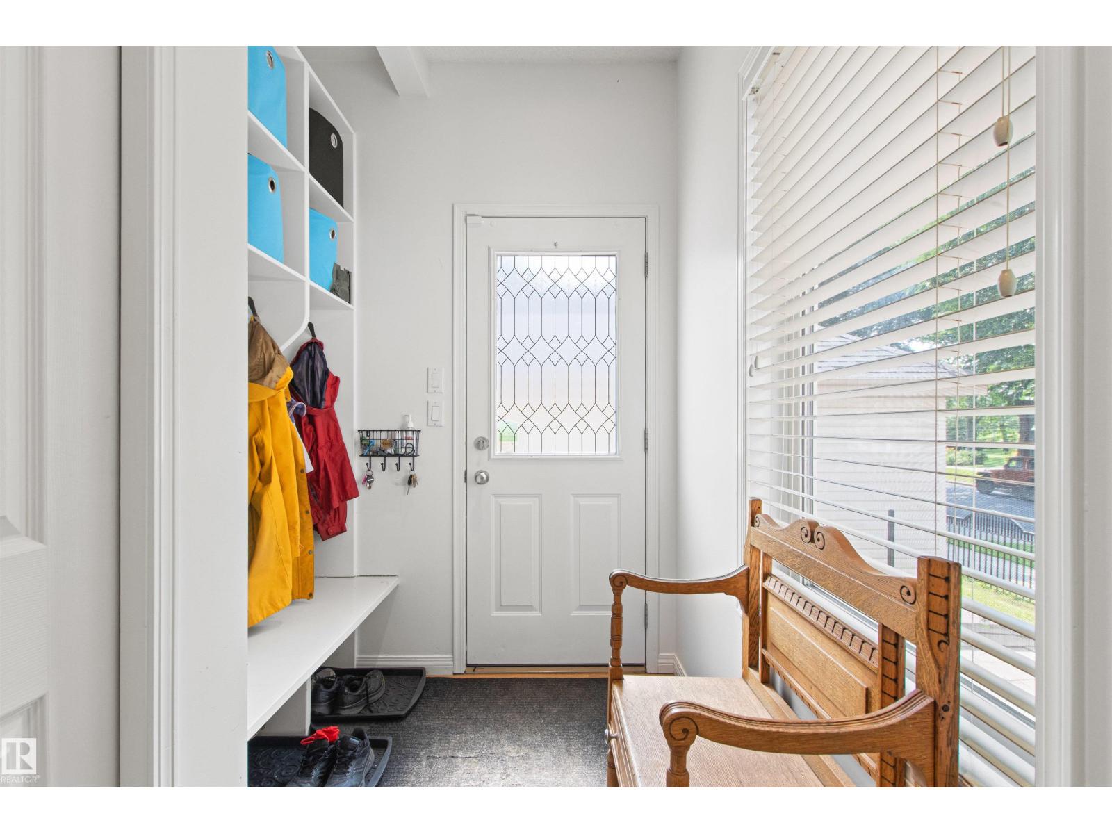 9135 100B AV NW - 25