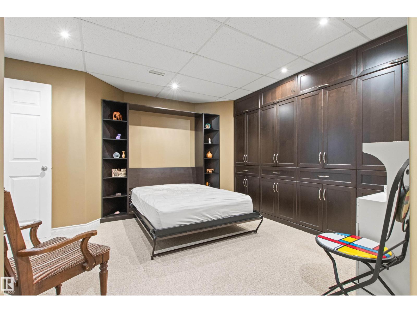 9135 100B AV NW - 40