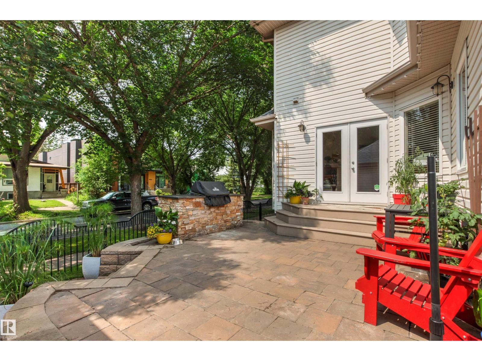 9135 100B AV NW - 56