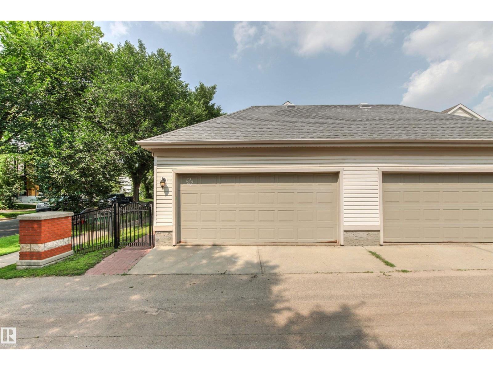 9135 100B AV NW - 61