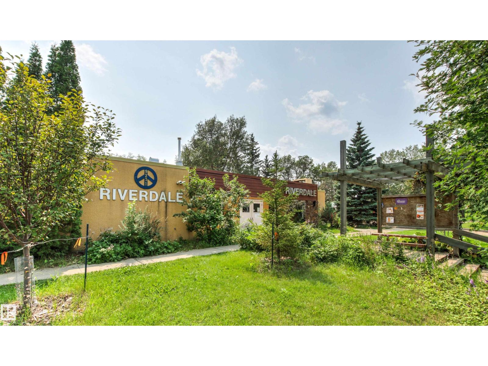 9135 100B AV NW - 63