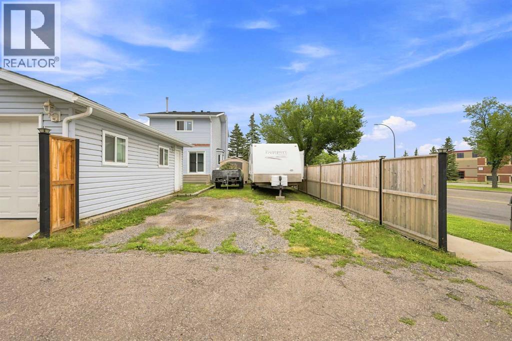 7 Falshire Close NE - 44