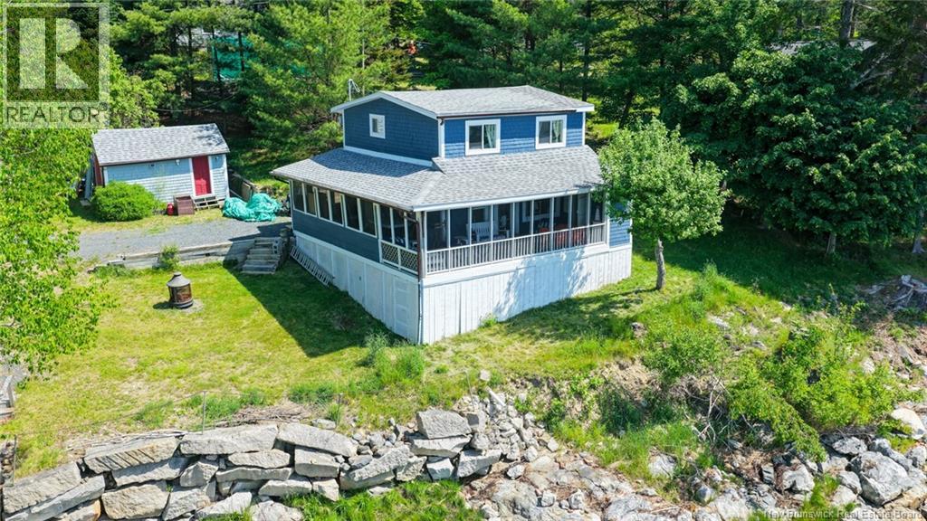 12 Bayview Drive